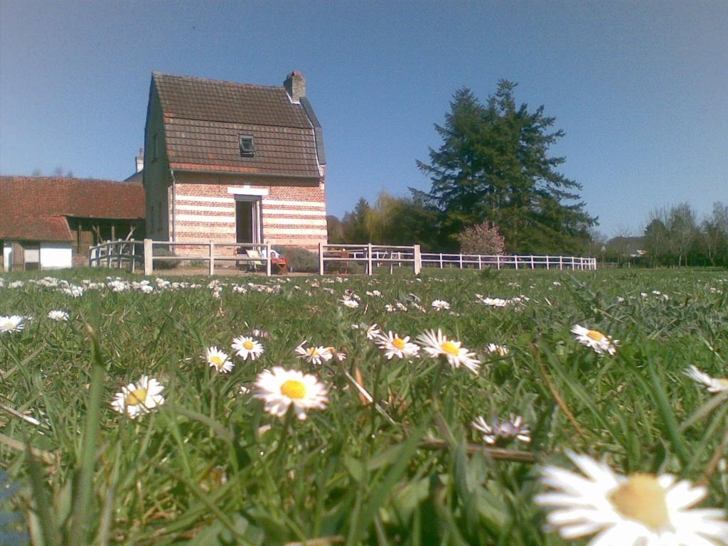 Les Aires En Scenes Au Bord De L'Eau Bed & Breakfast Epagne-Epagnette Exterior photo